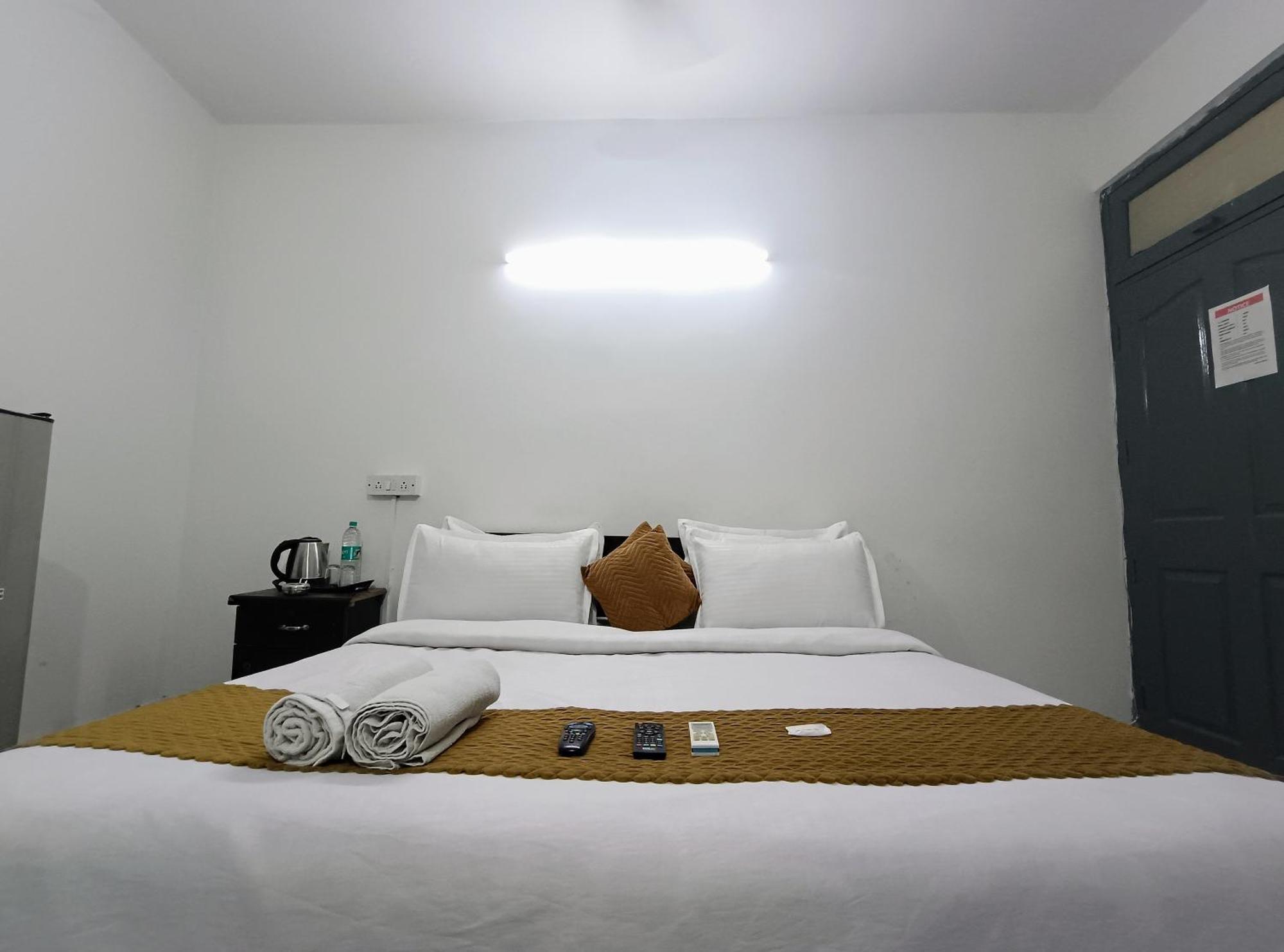 Hotel Hauz Khas Fort View New Delhi Ngoại thất bức ảnh