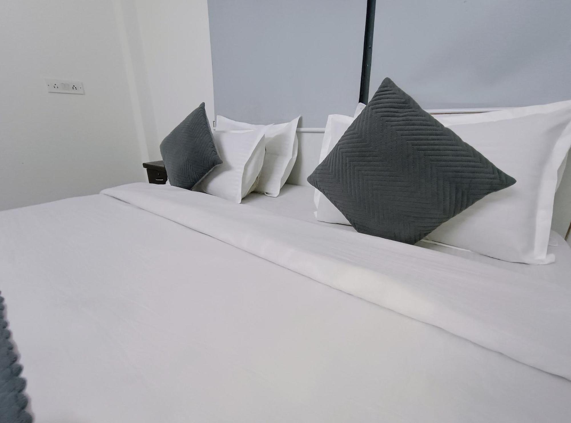 Hotel Hauz Khas Fort View New Delhi Ngoại thất bức ảnh